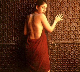 Kareena goes backless for the first time in her career.