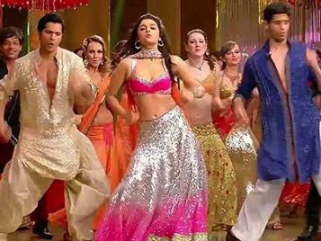 Radha ke piche do do kanhaiyan!