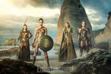 New Wonder Woman Movie Photo.
The photo shows off Diana / Wonder Woman (Gal Gadot), her mother Queen